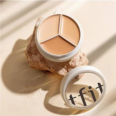 COVER UP PRO CONCEALER